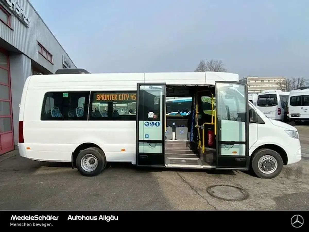 Używany Mercedes Sprinter 170 KM (125 kW) 2026 Biały Van