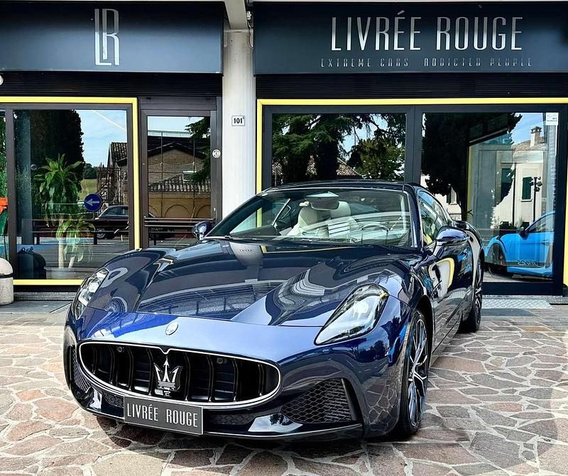Blau Gebraucht 2023 Maserati Granturismo Coupé | 146.700 € (Superpreis) - Bild 1/4