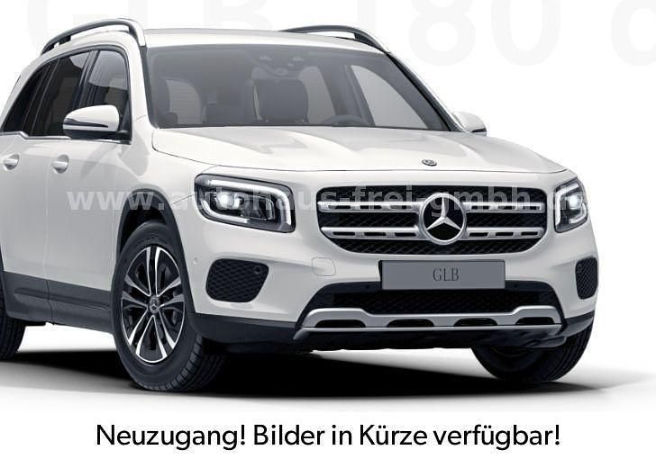 Polarweiss Gebraucht 2023 Mercedes GLB180 Style SUV | 26.990 € (Fairer Preis) - Bild 1/4