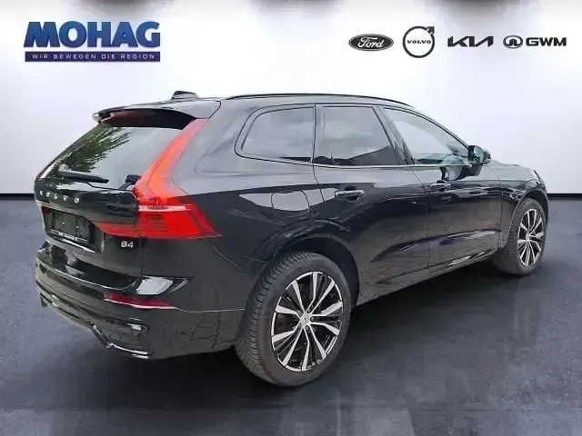 Gebraucht Volvo XC60 Plus 197 PS (144 kW) 2024 Schwarz SUV