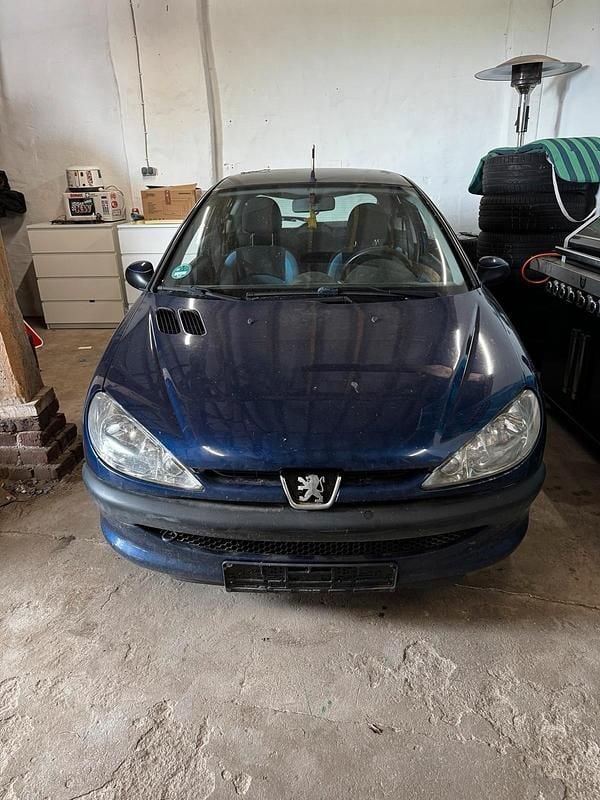 Blau Gebraucht 2003 Peugeot 206 Kleinwagen | 700 € (Fairer Preis) - Bild 1/4