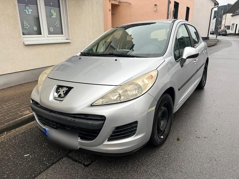 Silber Gebraucht 2010 Peugeot 207 Limousine | 2.100 € (Guter Preis) - Bild 1/4