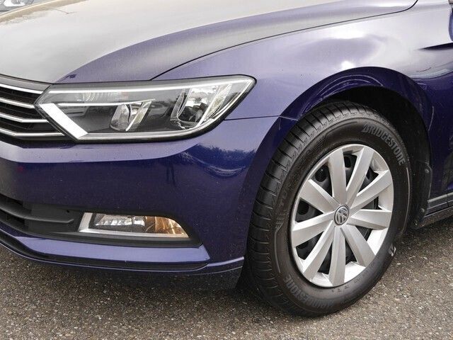 Gebraucht VW Passat Trendline 150 PS (110 kW) 2019 Blau Kombi