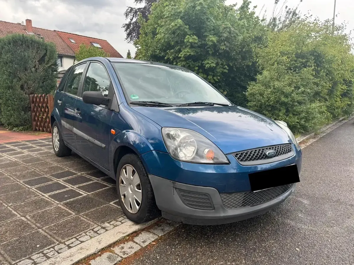 Gebraucht Ford Fiesta 70 PS (51 kW) 2007 Blau Kleinwagen