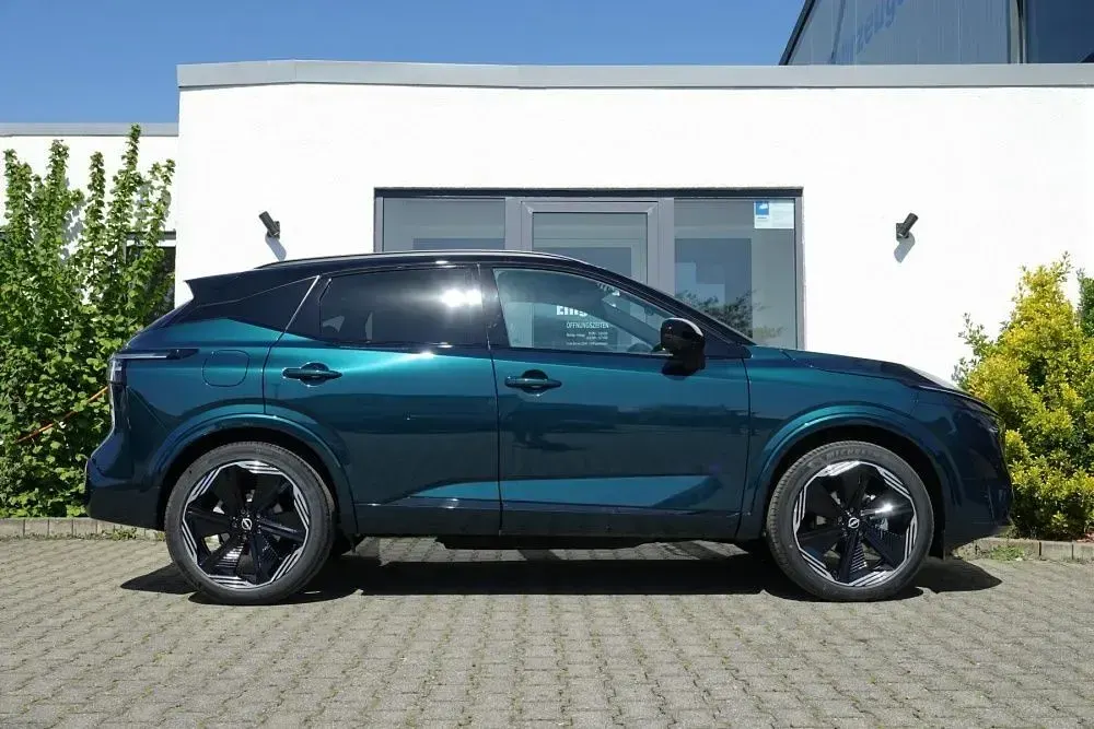 Neu Nissan Qashqai 158 PS (116 kW) 2026 Grün SUV