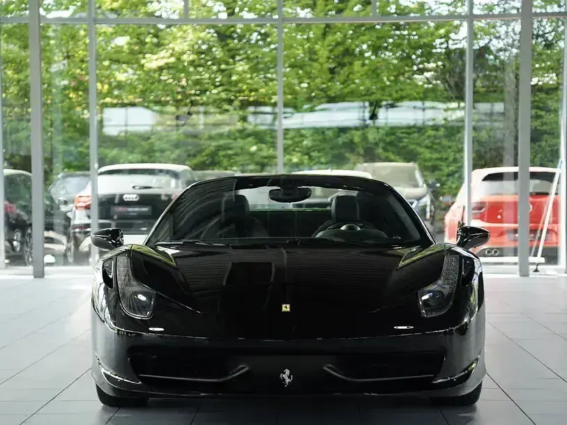Second-hand Ferrari 458 570 CP (419 kW) 2012 Negru Cabrio
