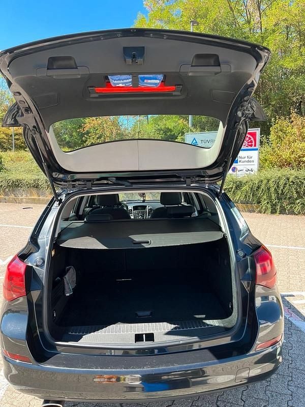 Gebraucht Opel Astra 165 PS (121 kW) 2011 Grün Kombi