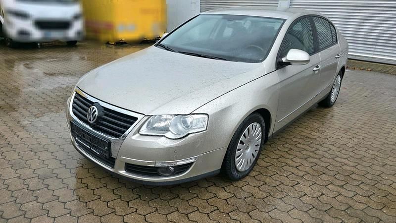 Beige Gebraucht 2007 VW Passat Limousine | 3.800 € (Fairer Preis) - Bild 1/4