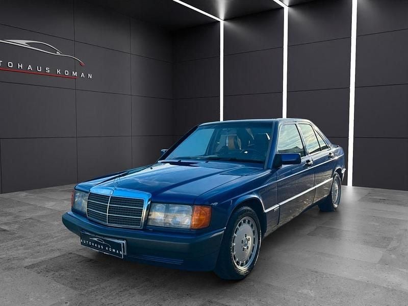 Blau Gebraucht 1992 Mercedes 190 Avantgarde Limousine | 17.880 € - Bild 1/4