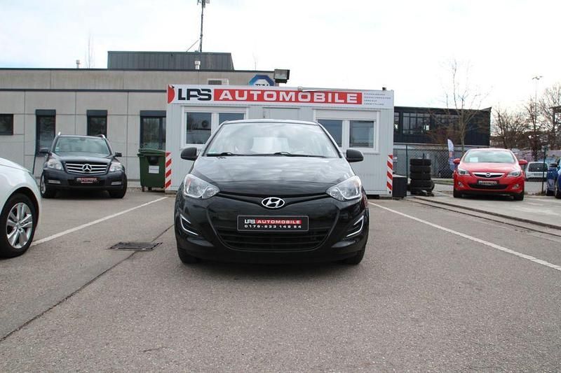 Gebraucht Hyundai i20 Edition 86 PS (63 kW) 2014 Schwarz Kleinwagen