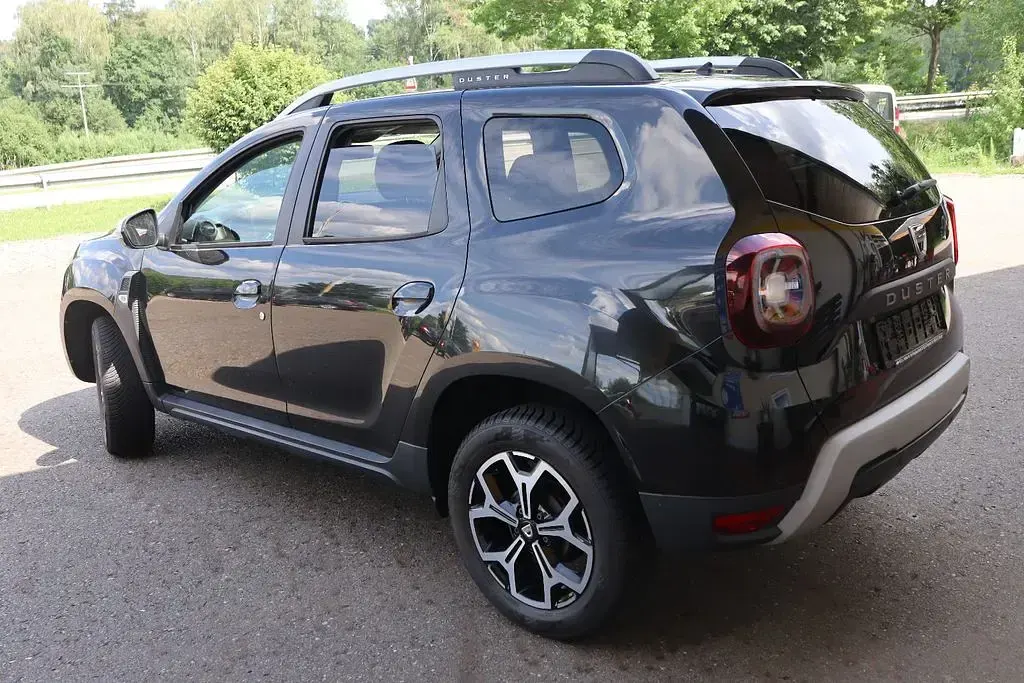 Gebraucht Dacia Duster Prestige 114 PS (83 kW) 2018 Schwarz SUV