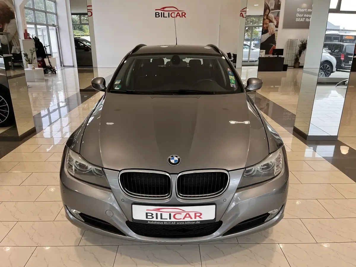 Gebraucht BMW 318 Comfort Edition 143 PS (105 kW) 2012 Grau Kombi