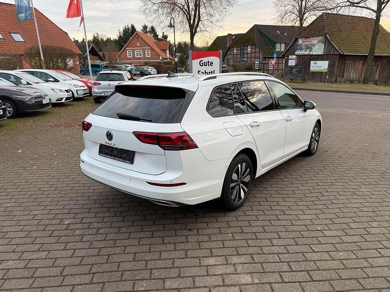 Gebraucht VW Golf VIII Move 131 PS (96 kW) 2024 Weiß Kombi