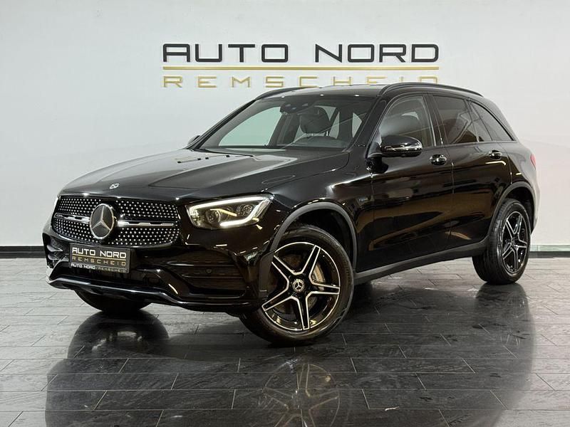 Schwarz Gebraucht 2021 Mercedes GLC300 AMG SUV | 37.990 € (Fairer Preis) - Bild 1/4