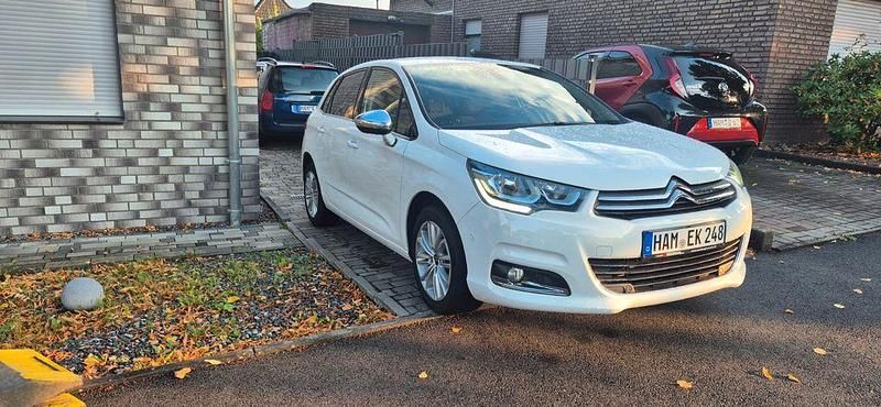 Weiß Gebraucht 2016 Citroën C4 Shine Limousine | 8.400 € (Fairer Preis) - Bild 1/4