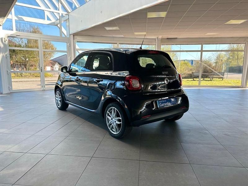 Gebraucht Smart ForFour 71 PS (52 kW) 2019 Schwarz Kleinwagen