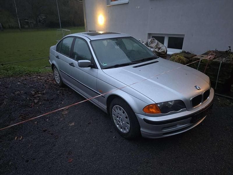 Gebraucht 2001 BMW 318 Limousine | 2.000 € (Guter Preis) - Bild 1/2