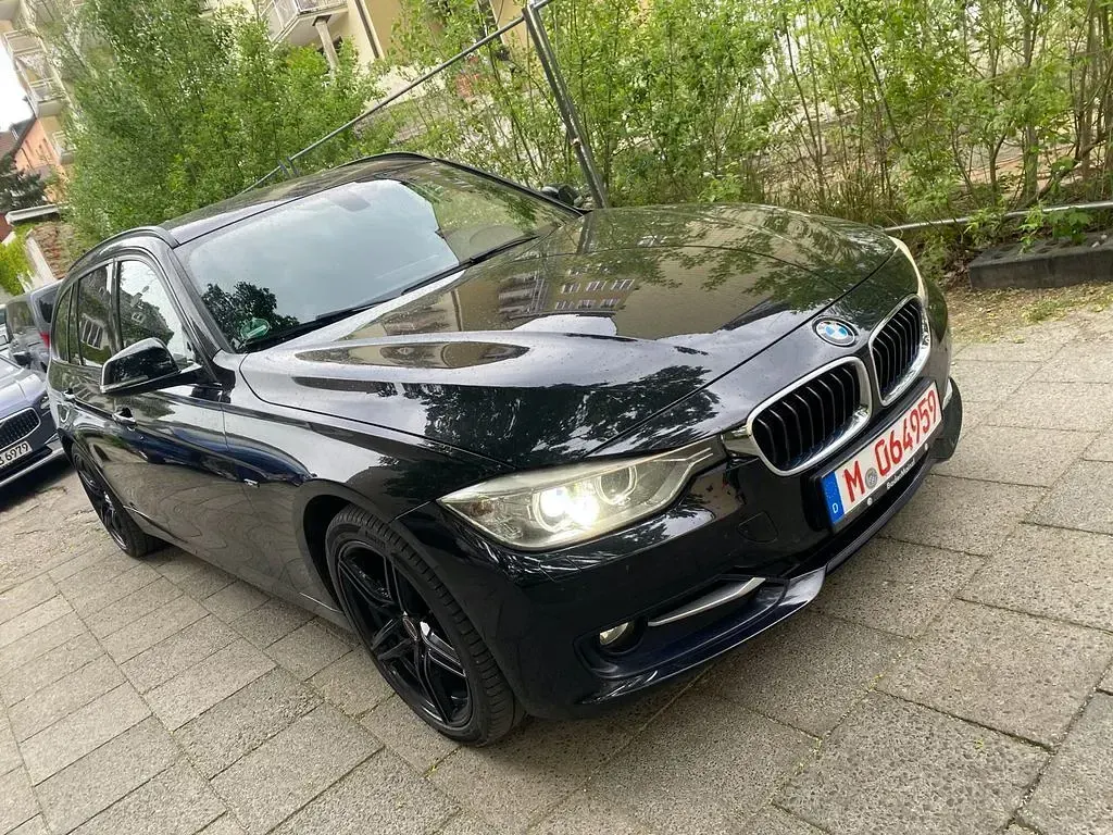 Gebraucht BMW 316 Sport Line 136 PS (100 kW) 2013 Schwarz Kombi