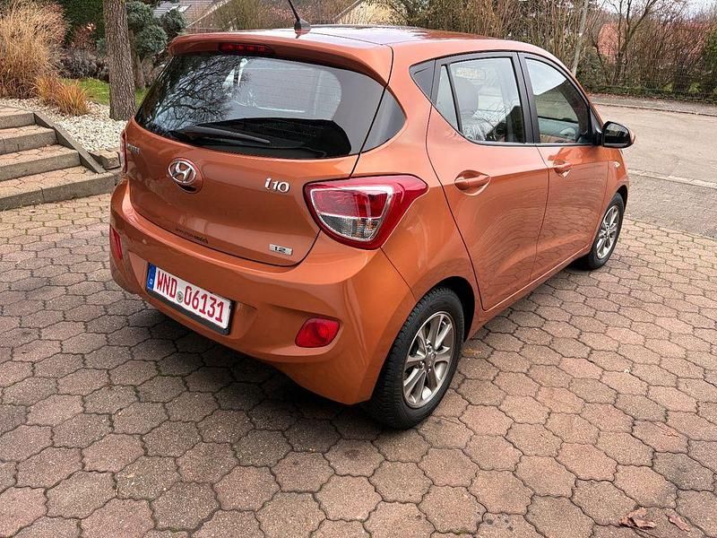 Gebraucht Hyundai i10 Edition 87 PS (63 kW) 2014 Orange Kleinwagen