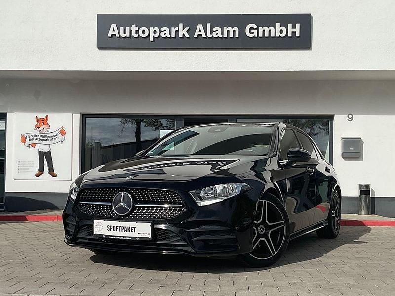 Schwarz Gebraucht 2019 Mercedes A180 AMG line Limousine | 21.999 € (Guter Preis) - Bild 1/4