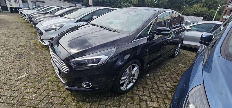 Gebraucht Ford S-MAX Titanium 190 PS (139 kW) 2019 Schwarz Van / Kleinbus