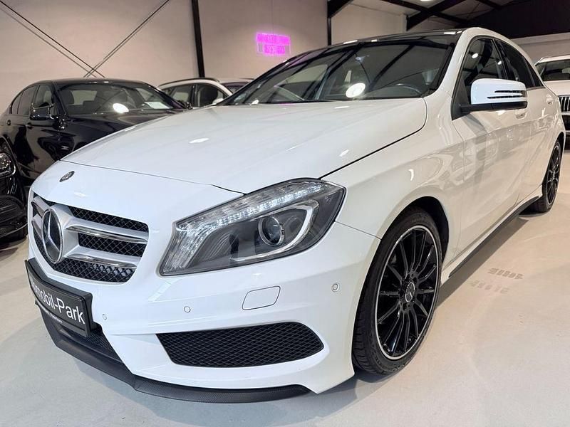 Weiß Gebraucht 2015 Mercedes A200 AMG line Limousine | 15.200 € (Teuer) - Bild 1/4