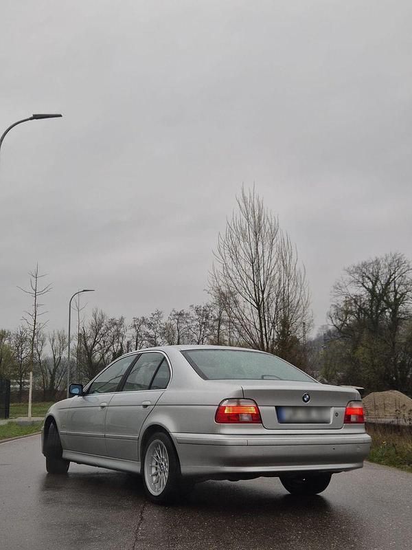 Second-hand BMW 525 192 CP (141 kW) 2001 Albastru Berlinǎ
