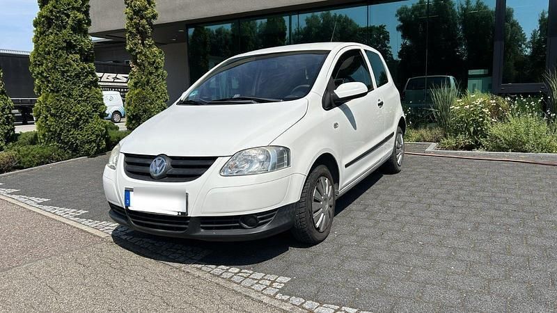 Weiß Gebraucht 2008 VW Fox Kleinwagen | 800 € (Superpreis) - Bild 1/4