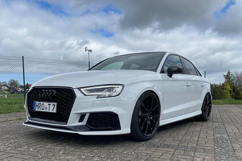 Weiß Gebraucht 2018 Audi RS3 Kleinwagen | 60.000 € - Bild 1/4