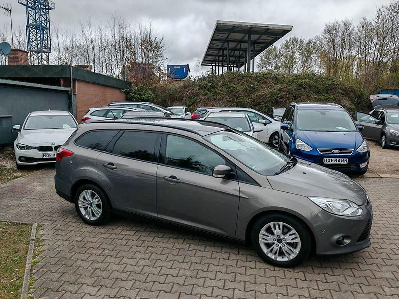 Gebraucht Ford Focus Trend 116 PS (85 kW) 2011 Braun Limousine