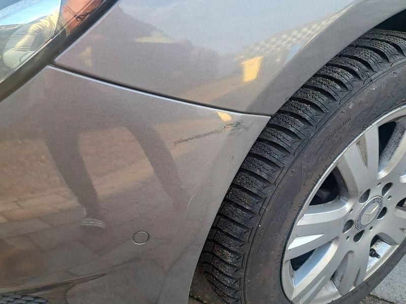 Gebraucht Mercedes B180 109 PS (80 kW) 2015 Grau Van / Kleinbus