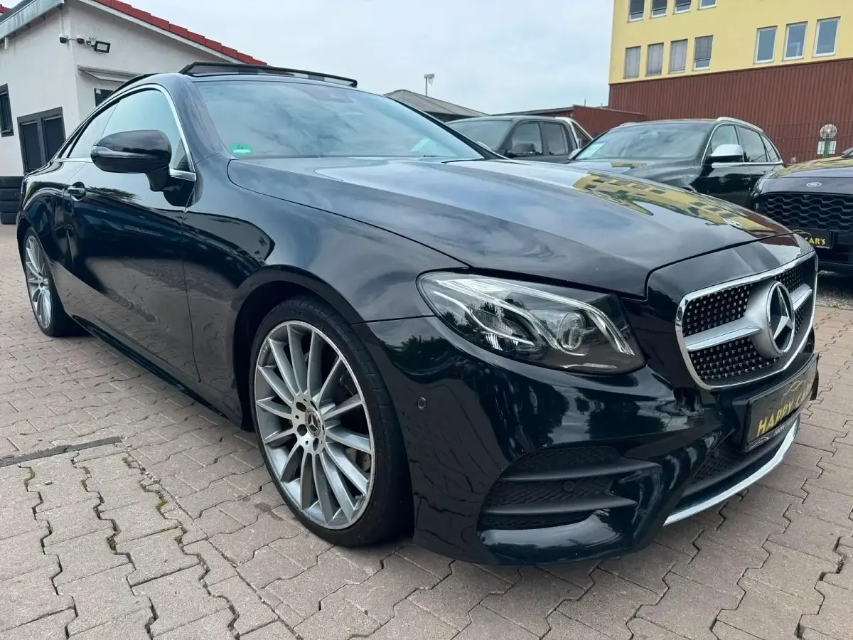 Gebraucht Mercedes E200 AMG line 197 PS (144 kW) 2019 Schwarz Coupé