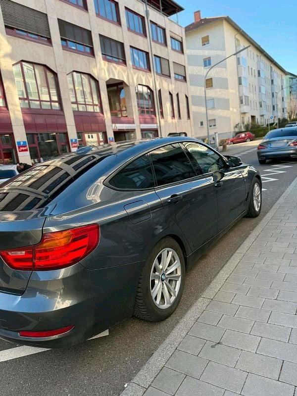 Gebraucht BMW 320 2014 Grau Limousine