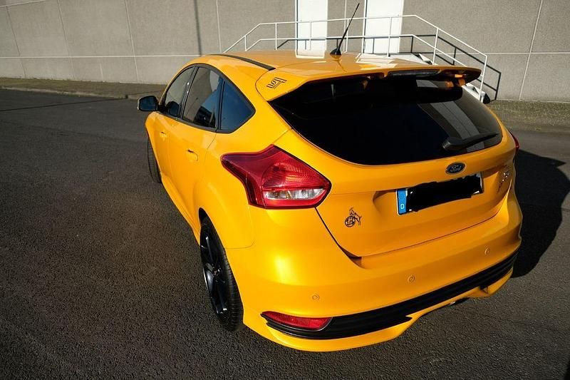 Gebraucht Ford Focus Sport 185 PS (136 kW) 2015 Orange Limousine