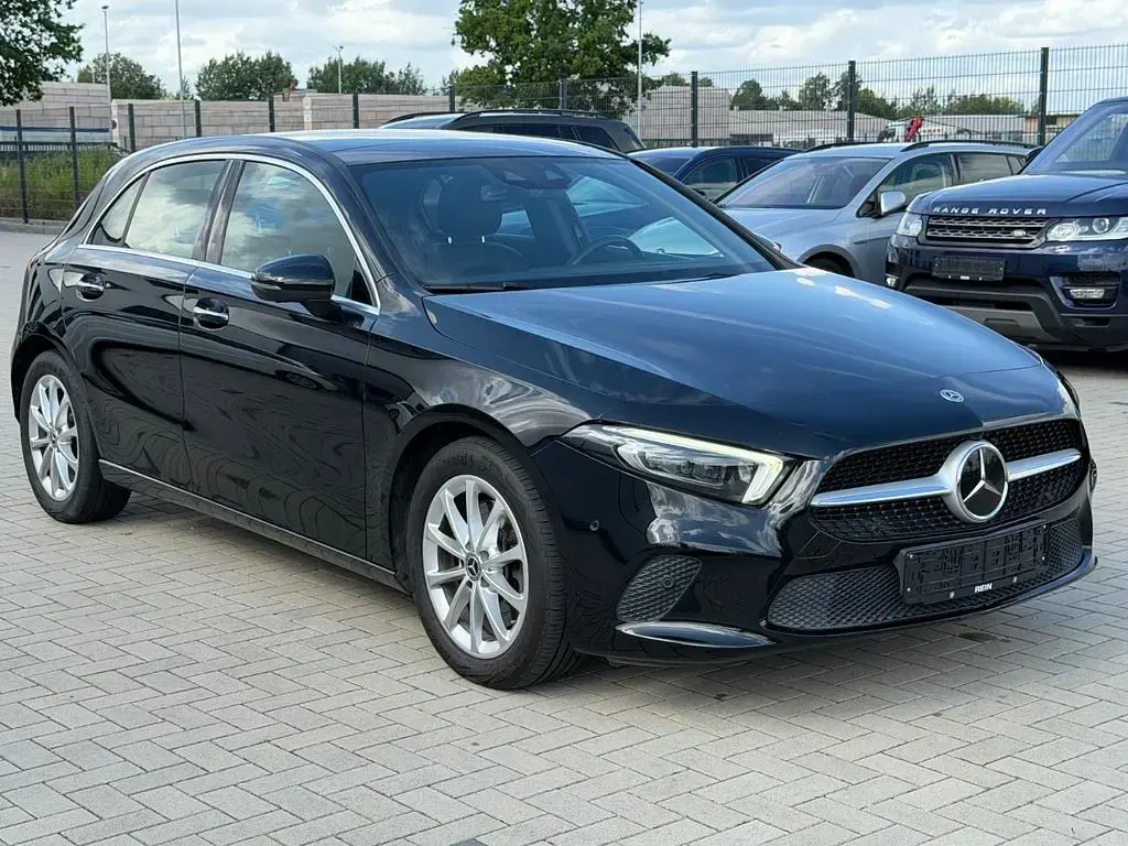 Gebraucht Mercedes A250 224 PS (164 kW) 2020 Schwarz Limousine