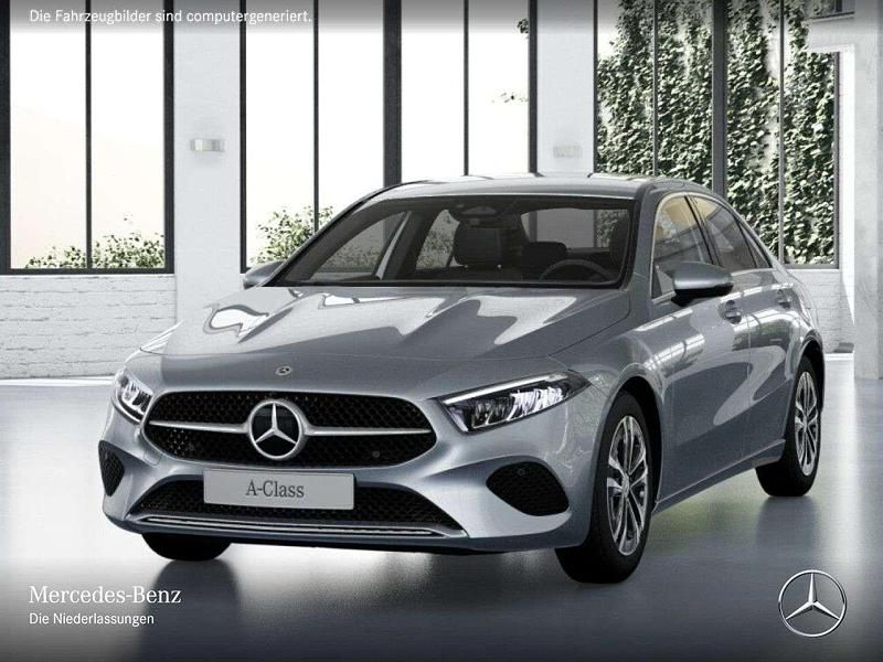 Gebraucht Mercedes A200 Progressive 163 PS (119 kW) 2025 Hightechsilber Limousine