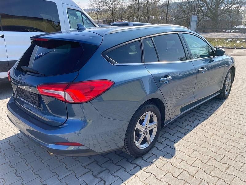 Gebraucht Ford Focus Titanium 150 PS (110 kW) 2020 Blau Limousine