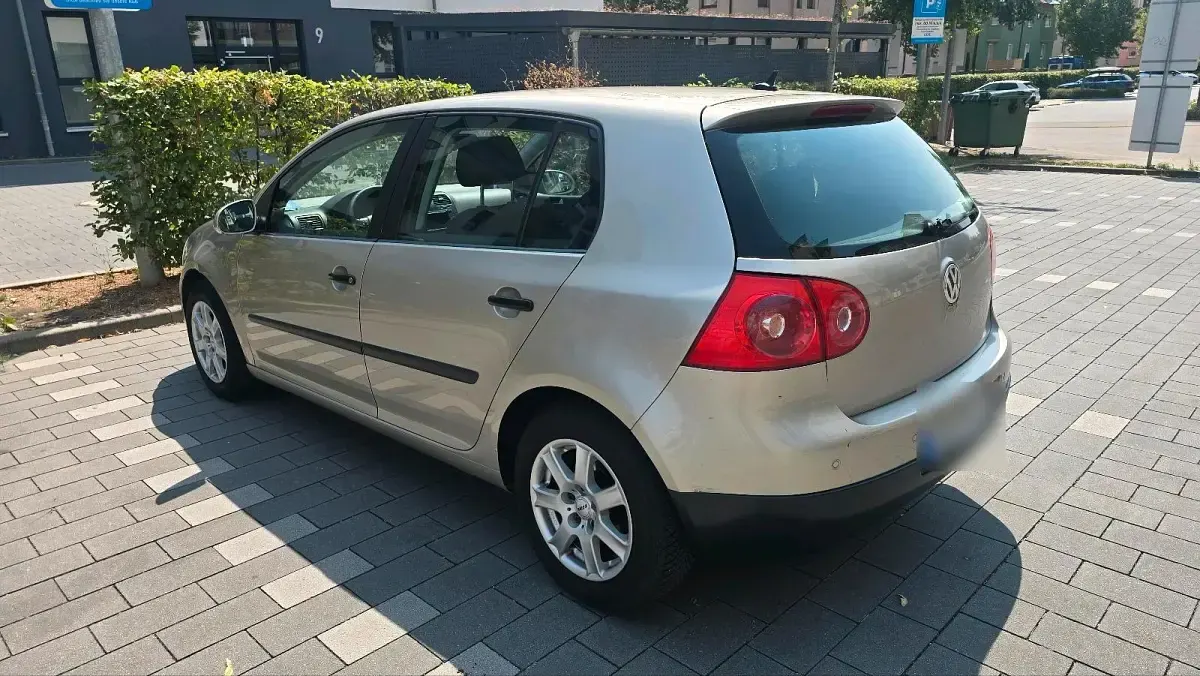 Gebraucht VW Golf V 115 PS (84 kW) 2005 Gold Kleinwagen