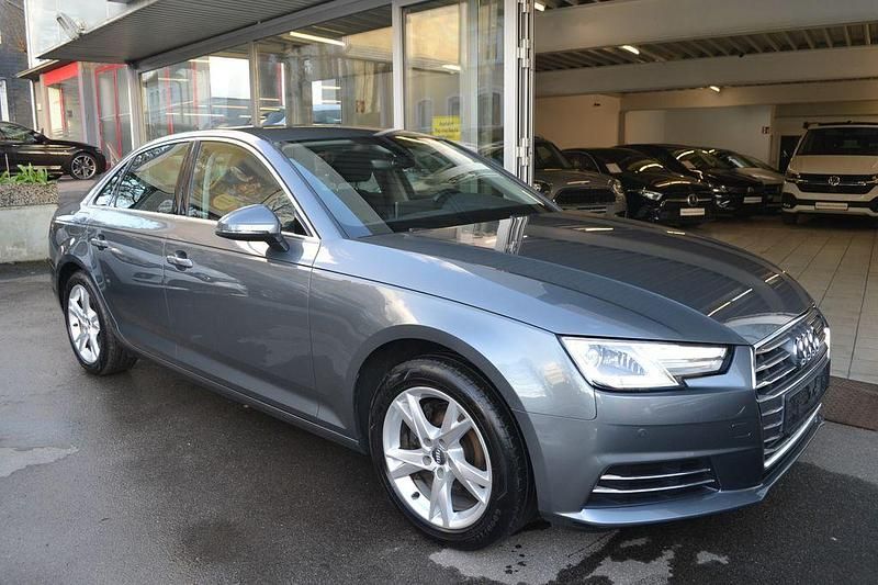 Gebraucht Audi A4 Sport 150 PS (110 kW) 2017 Monsungrau metallic Limousine
