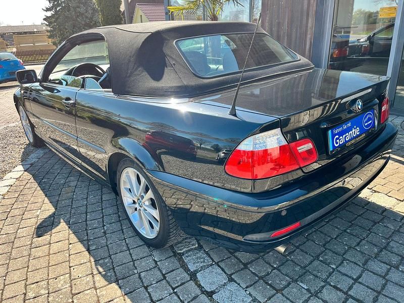 Gebraucht BMW 318 Cabriolet 150 PS (110 kW) 2006 Schwarz Cabrio
