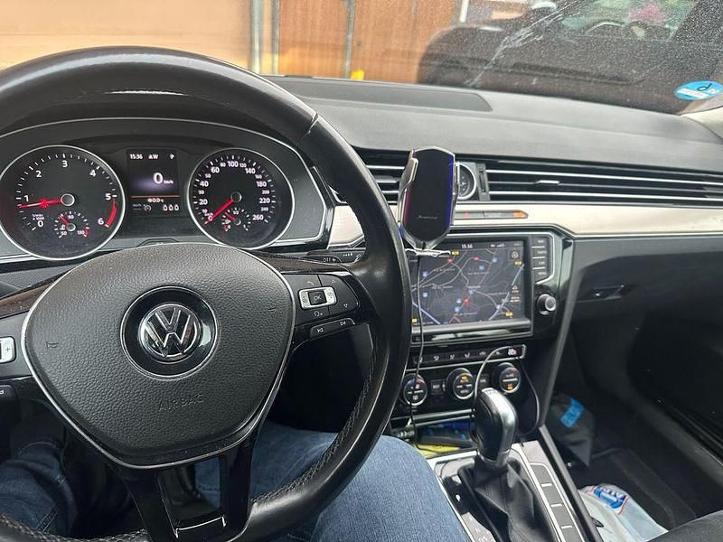 Silber Gebraucht 2015 VW Passat Highline Kombi | 13.800 € (Fairer Preis) - Bild 1/3