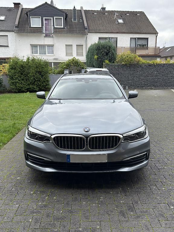 Gebraucht BMW 520 190 PS (139 kW) 2019 Blau Kombi