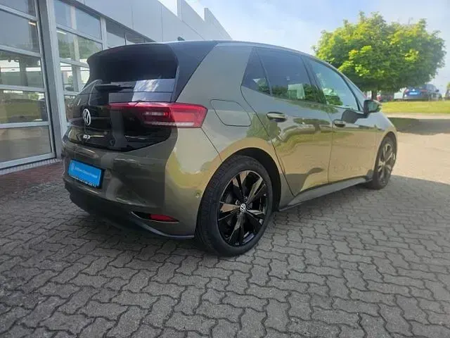 Gebraucht VW ID.3 Pro 150 kW (204 PS) 2024 Grün Kleinwagen