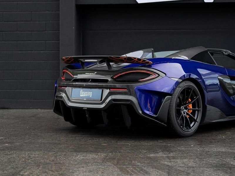 Gebraucht McLaren 600LT Spider 600 PS (441 kW) 2020 Violett Cabrio