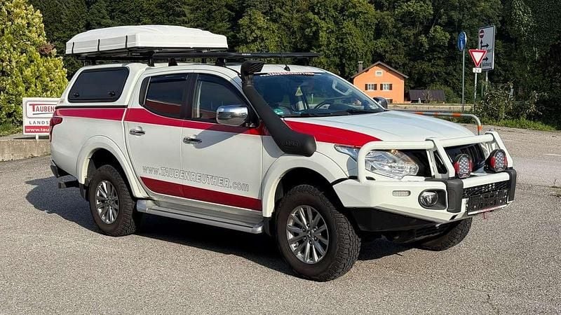 Weiß Gebraucht 2015 Mitsubishi L200 Abholung | 28.500 € - Bild 1/4