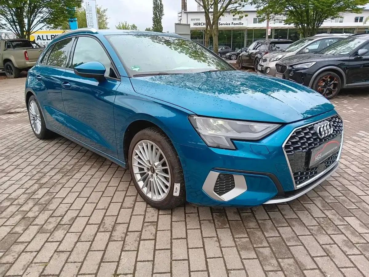Gebraucht Audi A3 Advanced 116 PS (85 kW) 2022 Atollblau metallic Limousine