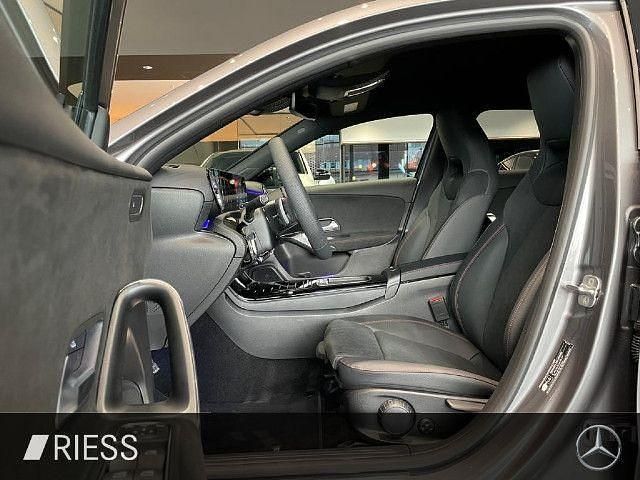 Metalliclack mountaingrau Gebraucht 2025 Mercedes A200 AMG Limousine | 34.900 € (Fairer Preis) - Bild 1/4