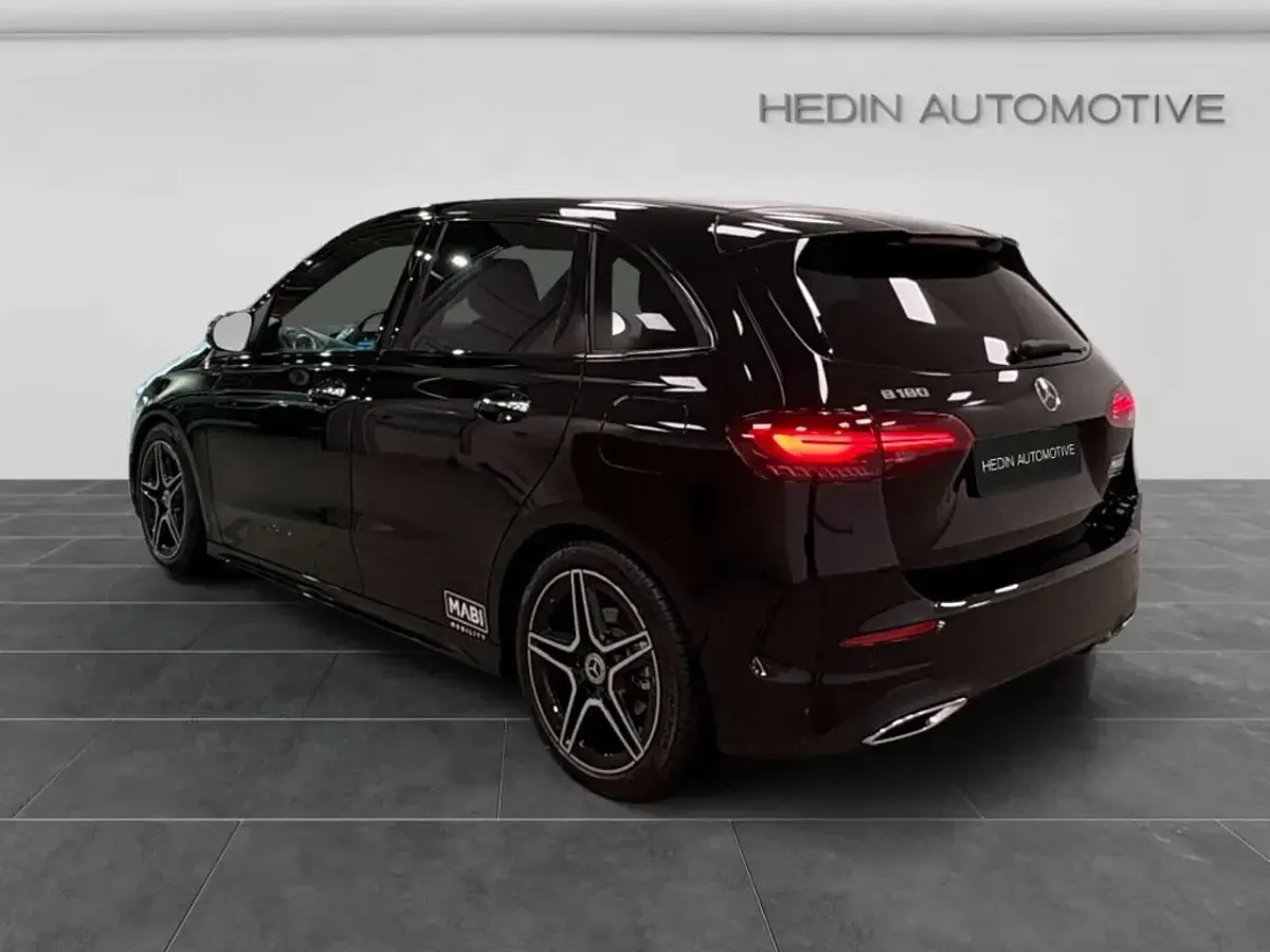 Gebraucht Mercedes B180 AMG 136 PS (100 kW) 2026 Schwarz Kleinwagen