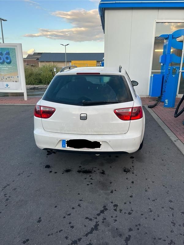 Weiß Gebraucht 2010 Seat Exeo Kombi | 2.500 € (Superpreis) - Bild 1/4