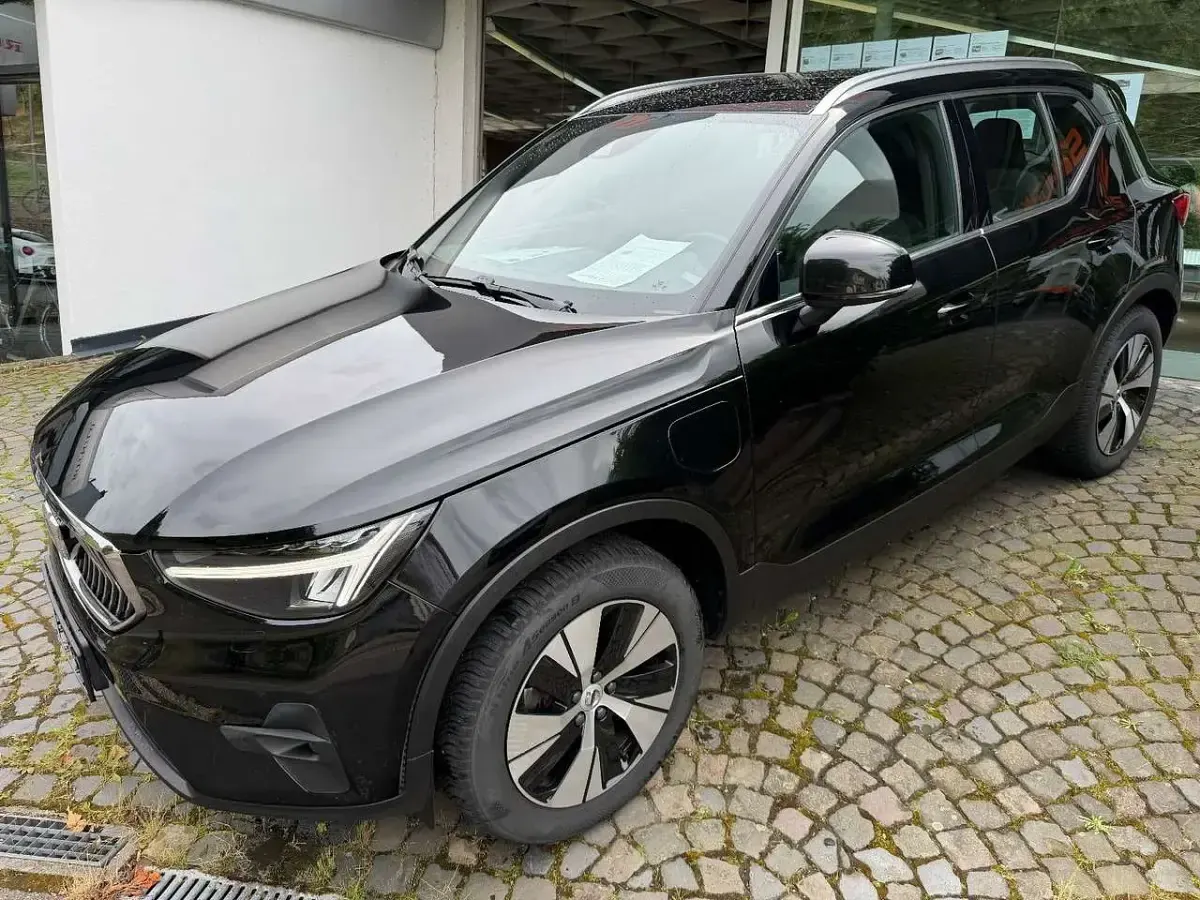 Gebraucht Volvo XC40 Core 211 PS (155 kW) 2022 Schwarz SUV